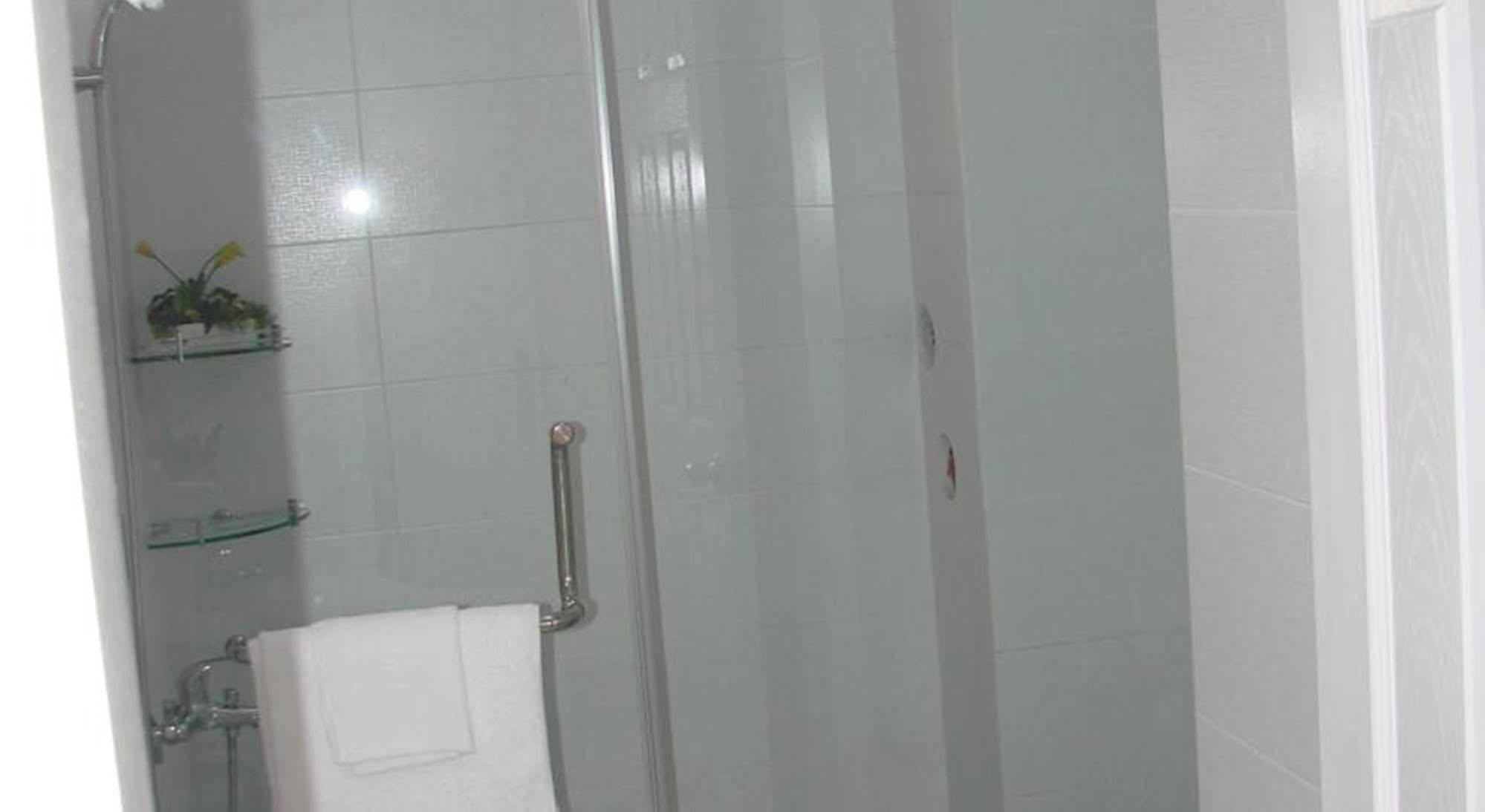 Cat Huy Hotel Хошимін Екстер'єр фото